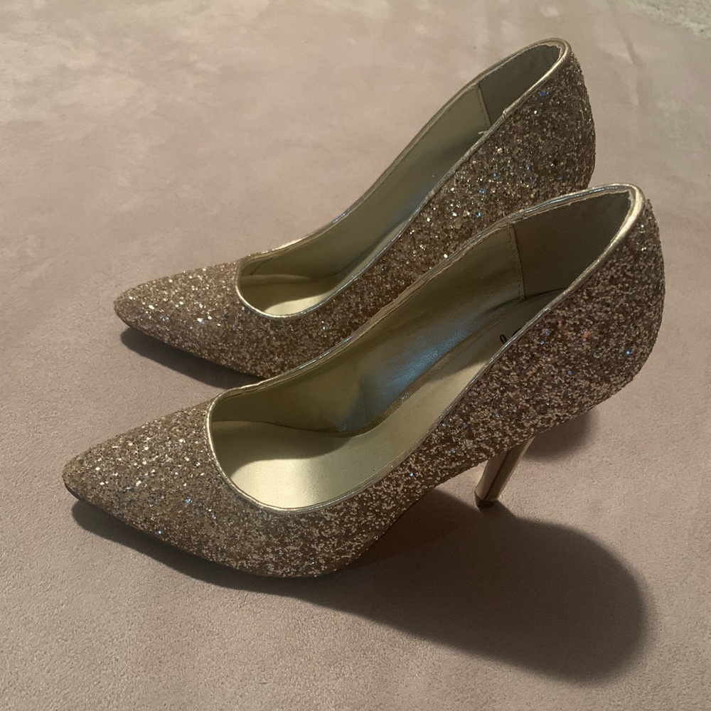 Gold Glitter Stiletto Heels - size 7